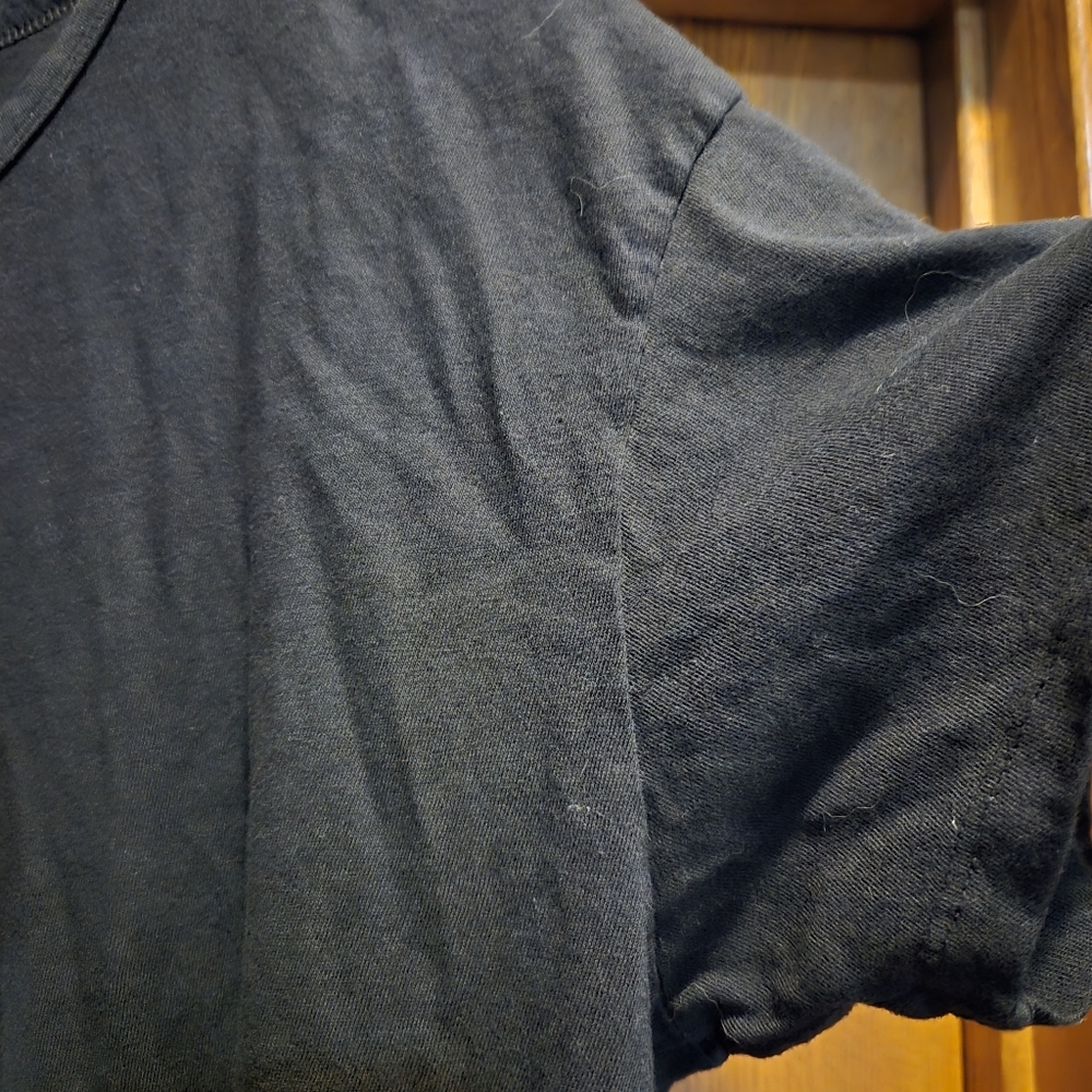 Old Navy Black Graphic T-Shirt - Picture 6 of 11